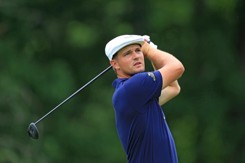 Bryson DeChambeau's effective secret in using irons Golf SWING 24/7